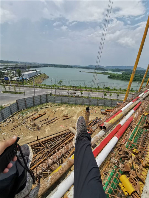 涵江区作业中发生设备损坏或人员意外，责任怎么划分？